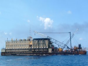 Barco-apoyo-construccion